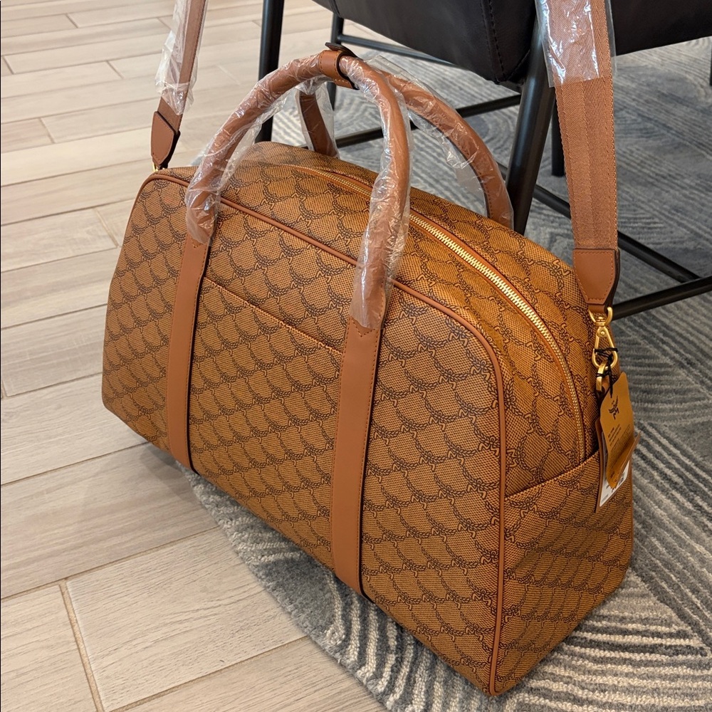 🔥 MCM XL Ottomar Weekender Bag – LIMITED SPECIAL EDITION – NWT! 🔥 - Picture 4 of 10